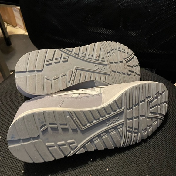 ASICS sneakers - Picture 3 of 3